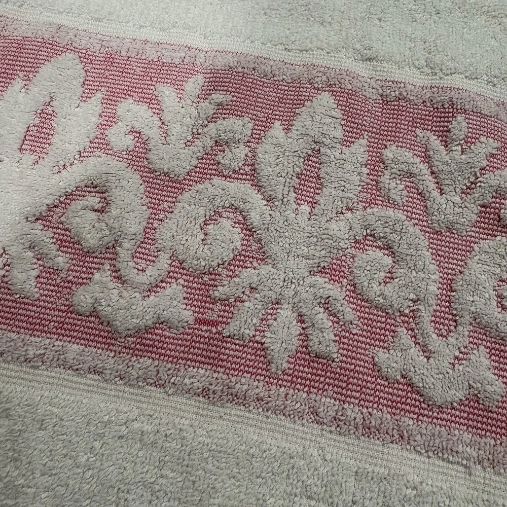 Vtg 1970's Sears Light Pink White Sculpted Bath Towel Fringe 22x41